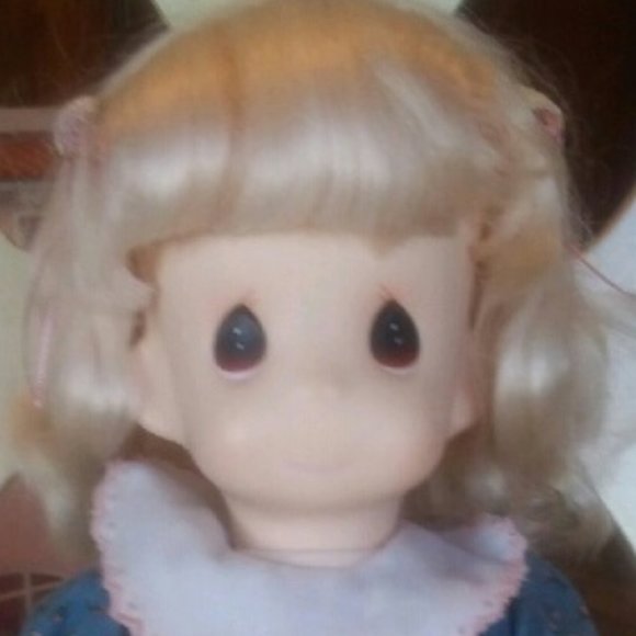 Precious Moments doll for June named Rose - 11 inches tall - Picture 6 of 6